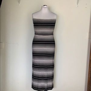 WHITE HOUSE BLACK MARKET STRAPLESS DRESS SIZE M